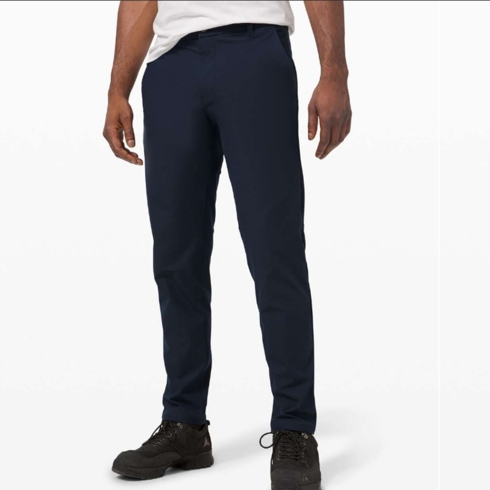 Lululemon Commission Classic-Fit Pant 28"  Inseam. *Warpstreme. True Navy. 33US